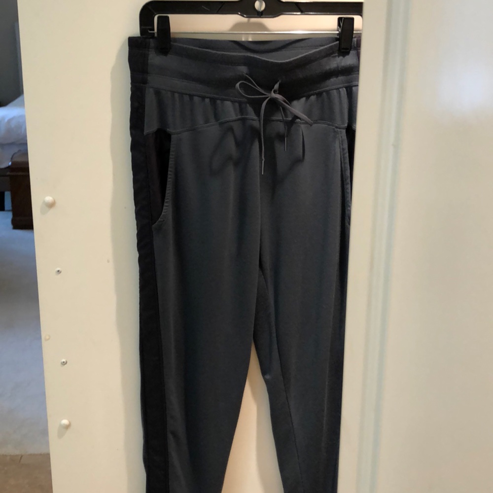 Zella live in joggers Size small